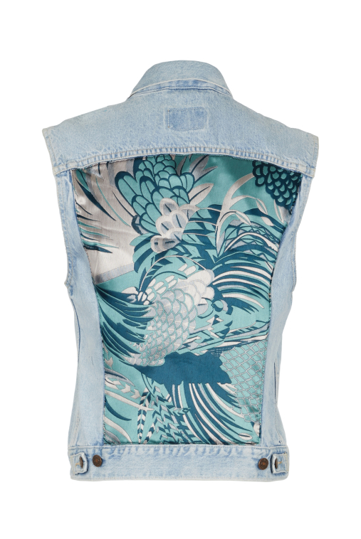 SLEEVELESS DENIM JACKET  SLEEVELESS DENIM JACKET